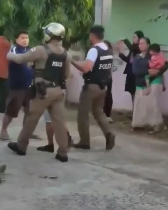 สลด! คนร้ายเพิ่งพ้นคุก 3 วัน ถือมีดบุกแทงนักเรียนหญิง ม.2 ดับ