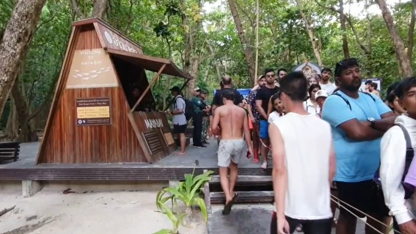 วันแรกปี 66 "อ่าวมาหยา - หมู่เกาะพีพี" สุดคึกคัก นทท. 5 พันคนเข้าชมความงาม