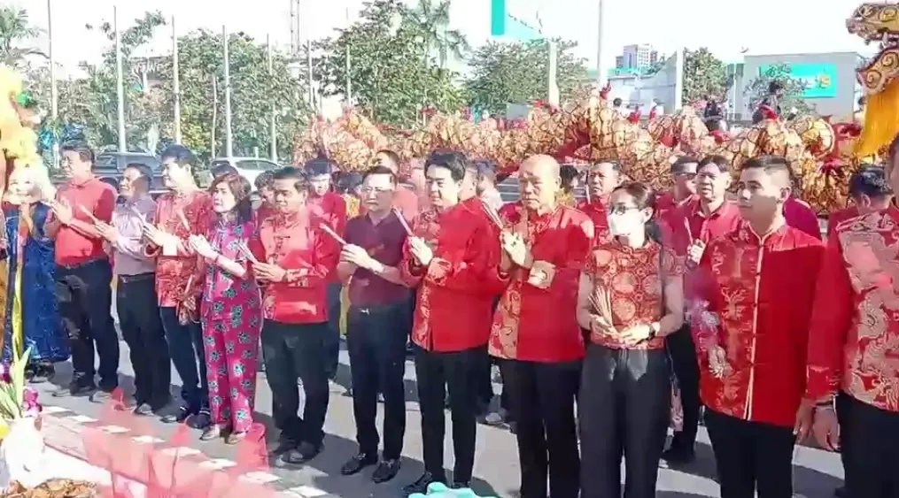 “นายกเมืองพัทยา” นำคณะทำบุญช่วงตรุษจีน พร้อมชวนท่องเที่ยวเชิงวัฒนธรรม