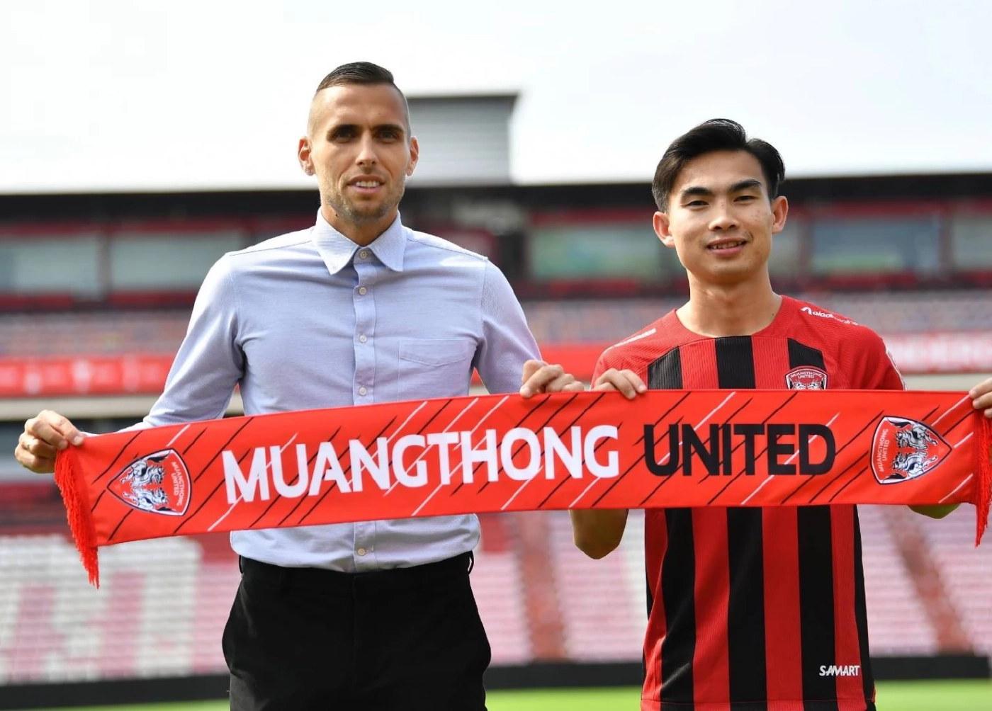 "เมืองทอง" เปิดตัว 6 นักเตะใหม่สู้ศึกไทยลีกเลก 2 อย่างเป็นทางการ