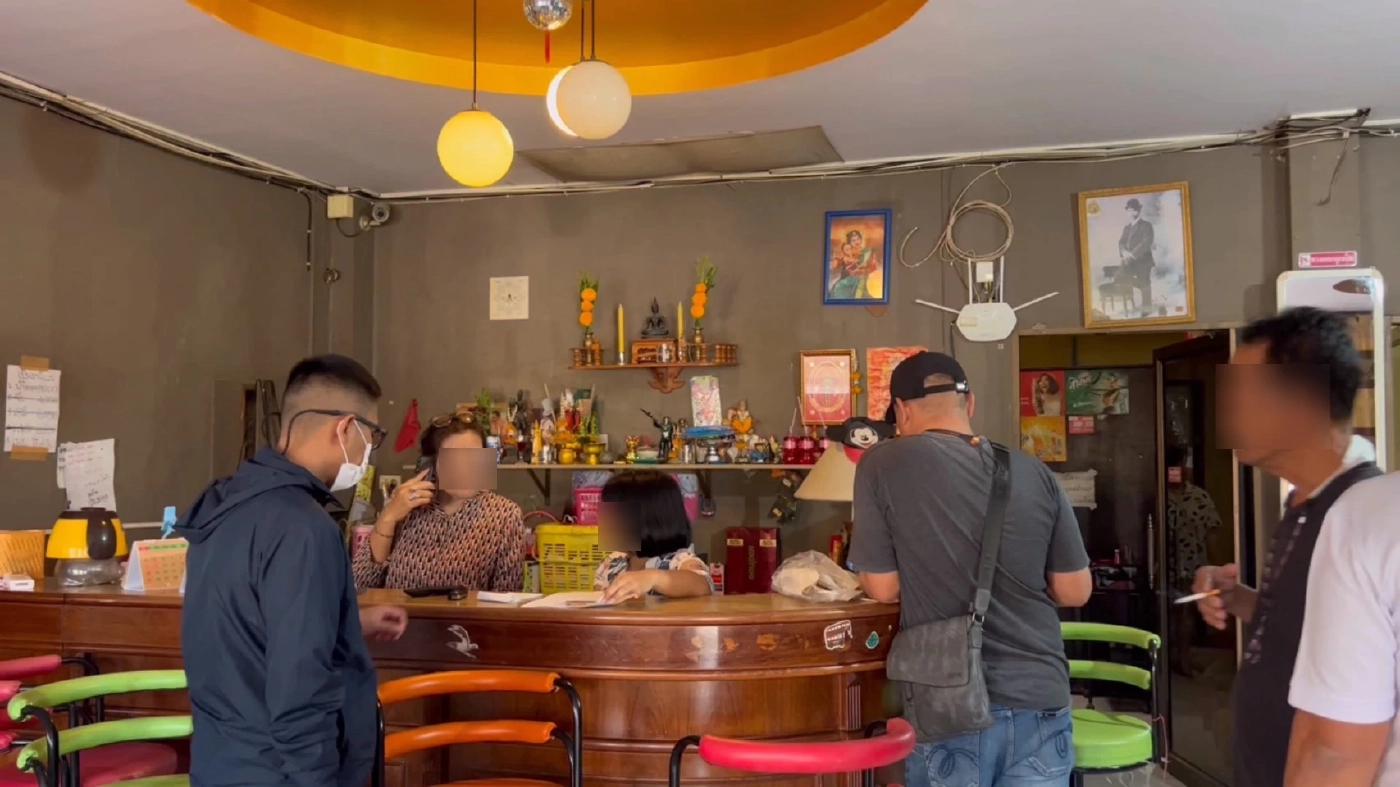 รวบยกแก๊ง 5 ผู้ต้องหาเมืองกระบี่ ค้ากามเยาวชนในร้านคาราโอเกะ