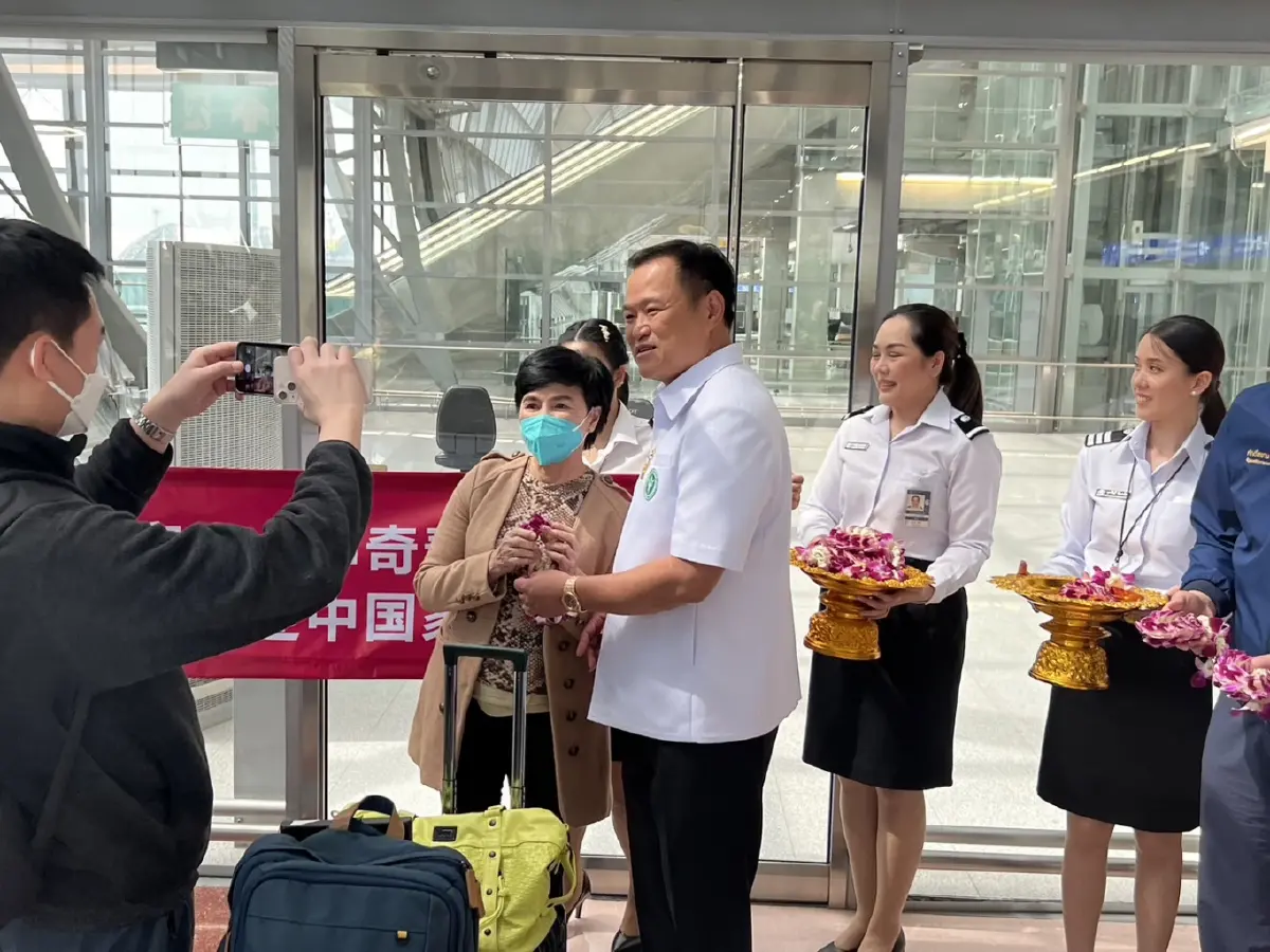 ถึงไทยแล้ว! นทท.จีนกลุ่มแรกกว่า 200 คน คาดทั้งปีทยอยเข้าไทย 7-10 ล้านคน