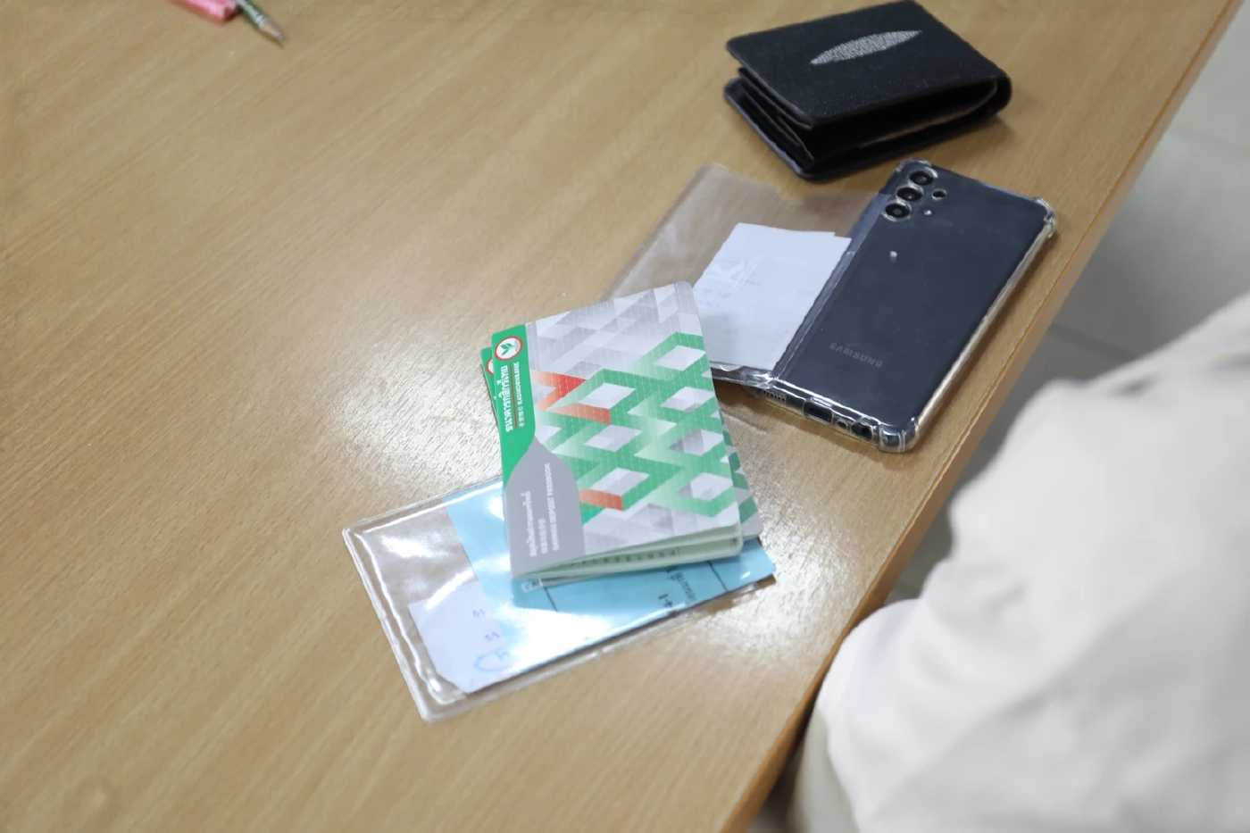 หนุ่มขับแท็กซี่พบ "ปวีณา" ปัดกินน้ำยาล้างห้องน้ำ หวังปิดชีพต่อหน้าลูก