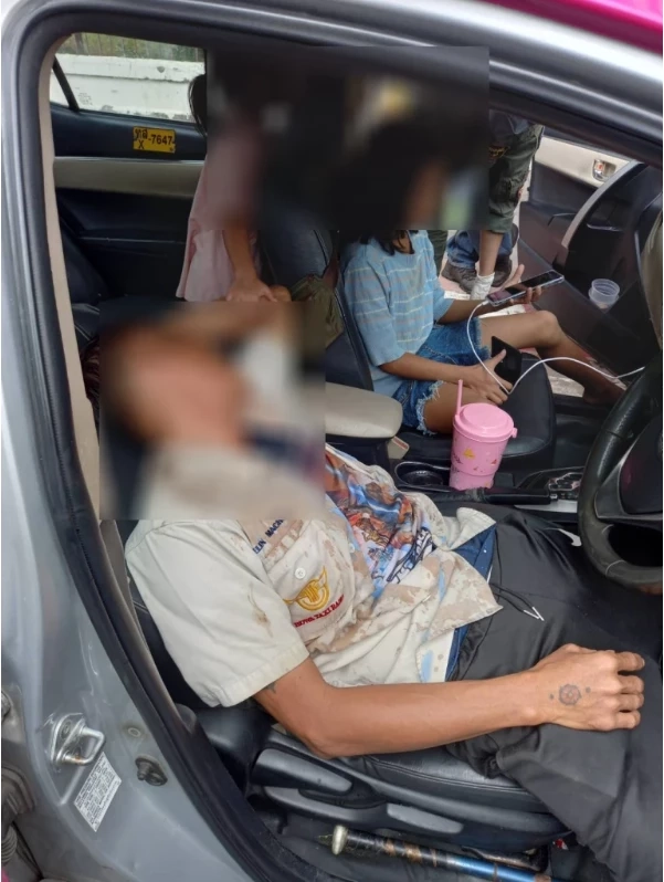 ภาพข่าวโชเฟอร์แท็กซี่กินน้ำยาล้างห้องน้ำหวังปิดชีพต่อหน้าลูก