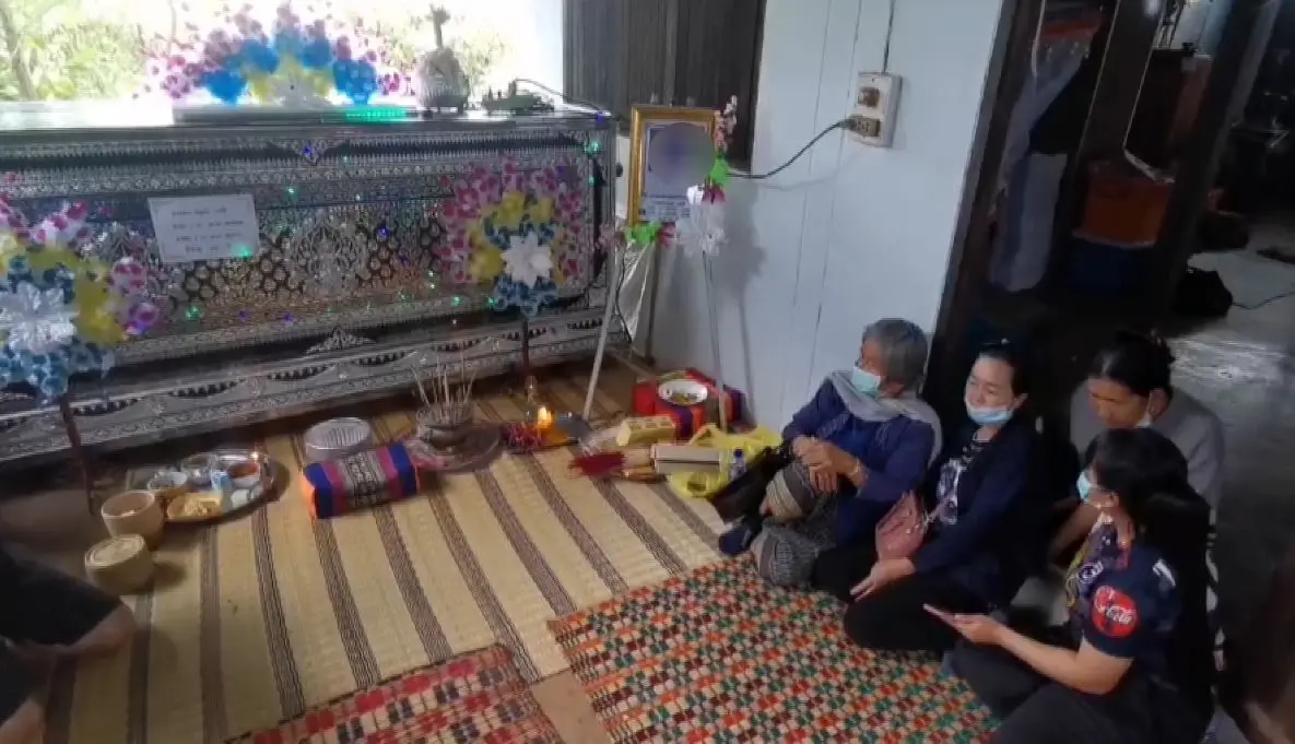 ผัวเชื่อเมียไม่นอกใจ จนถูกลุงหื่นที่นับถือเหมือนญาติทุบหัวดับ