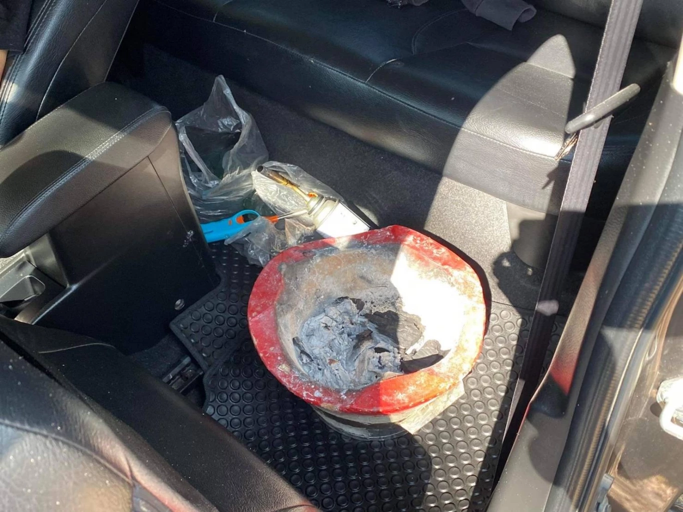 สลด! หนุ่มใหญ่ เคยถูกรางวัลที่ 1 เครียดถูกยืมเงินไปแล้วหาย รมควันตัวเองดับ