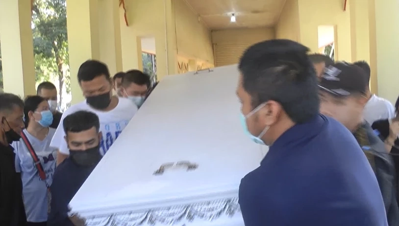 เผาแล้ว "แตงไทย ท่าวุ้ง" พ่อเชื่อทีมสังหารอีกคนยังอยู่ในพื้นที่