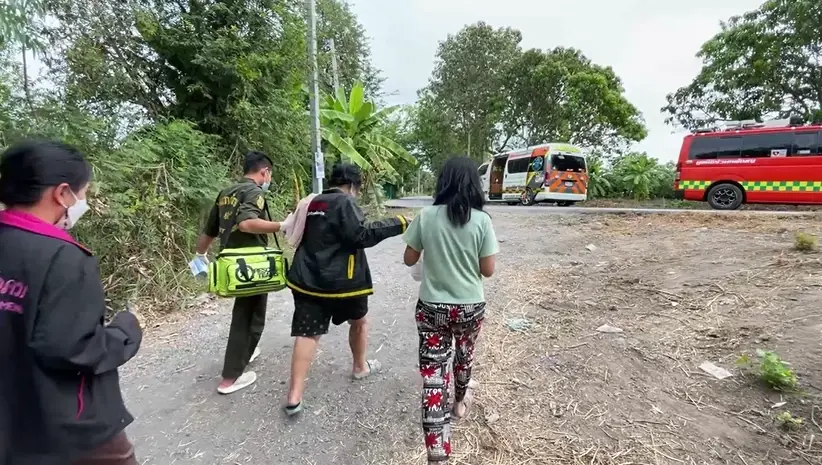 ชาวบ้านสุดทน ร้องช่วยเด็ก 2 ขวบถูกพี่สาววัย 12 ถีบหน้า (มีคลิป)