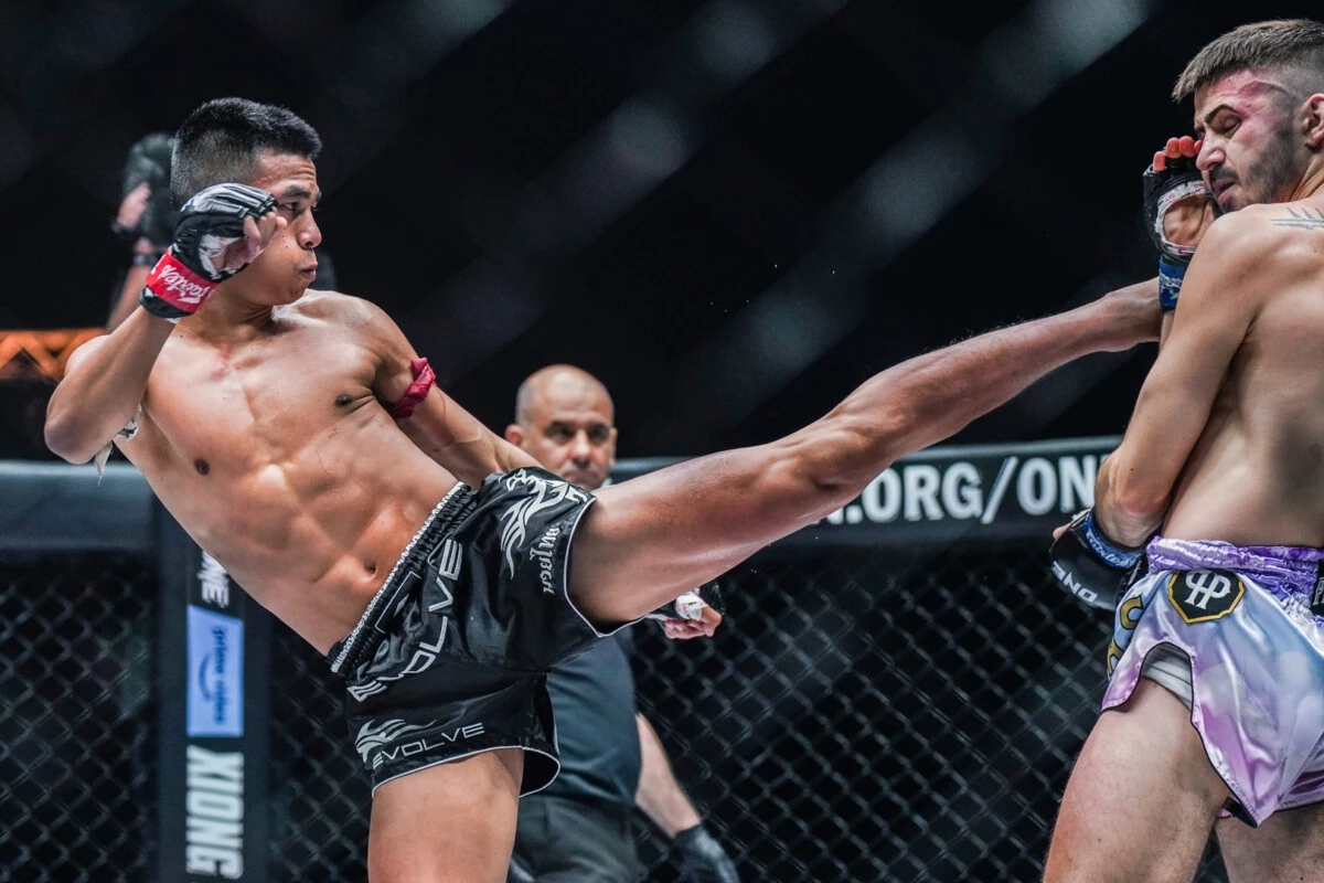 ย้อนชมลูกเตะพิฆาต "พันธ์พยัคฆ์" ที่คว้ารางวัลน็อกเอาต์ยอดเยี่ยมศึก ONE (คลิป)