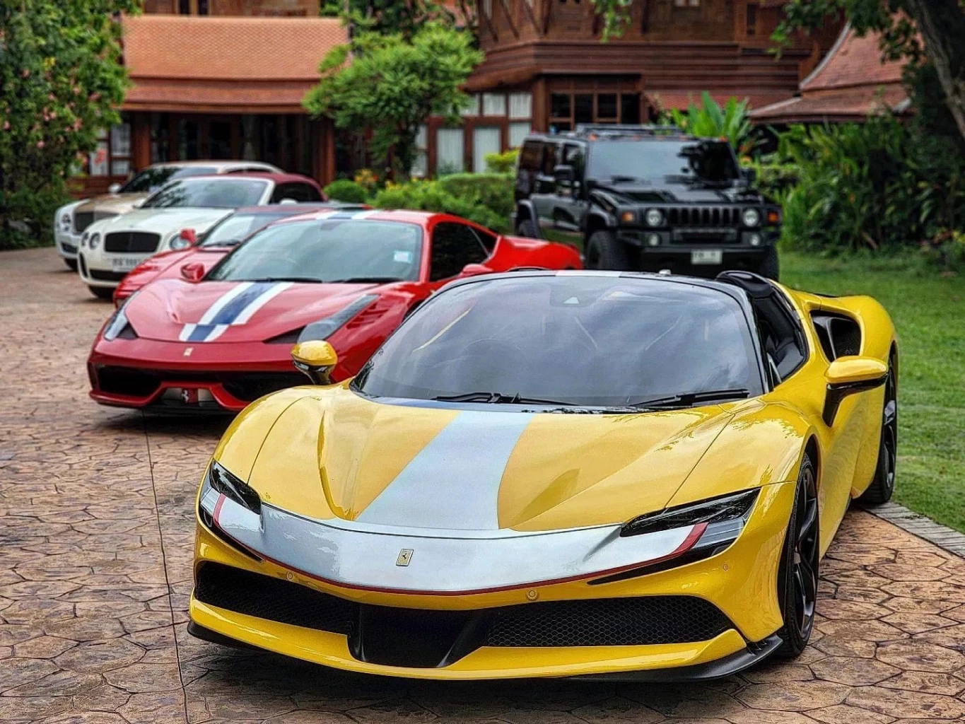 เจาะลึกบ้านใหม่ของแม่สามี “เอิร์น ณัชชา” ใหญ่โตระดับคฤหาสน์ (มีคลิป)