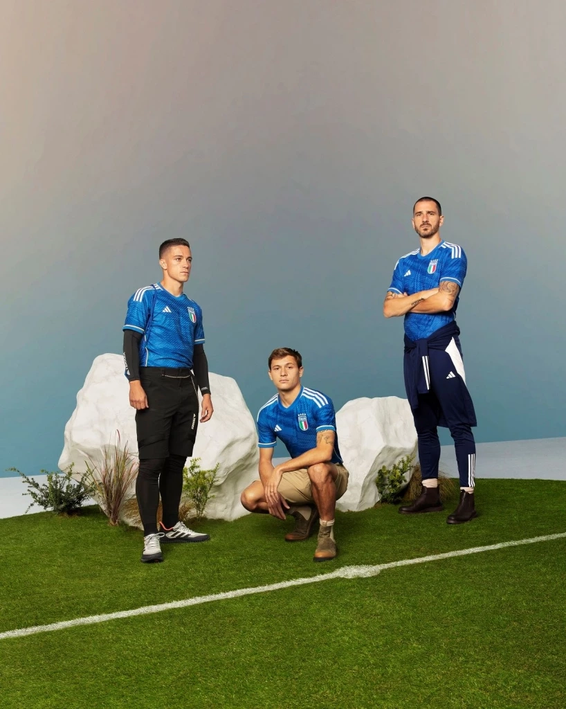 ปิดฉาก 20 ปีพูม่า! "ทีมชาติอิตาลี" เปิดตัวชุดแข่งใหม่ภายใต้แบรนด์ "อาดิดาส"