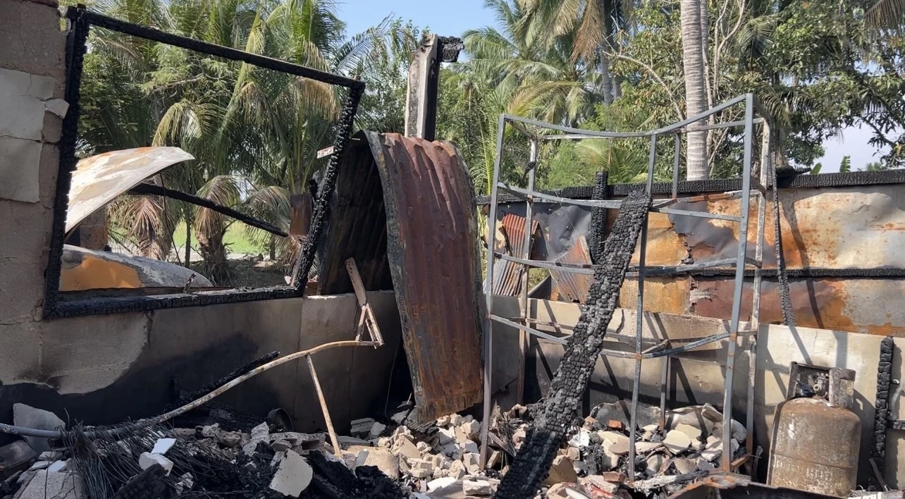 สภาพหลังไฟไหม้ ที่เจ้าของนั่งมองตั้งแต่ต้นจนกลายเถ้า