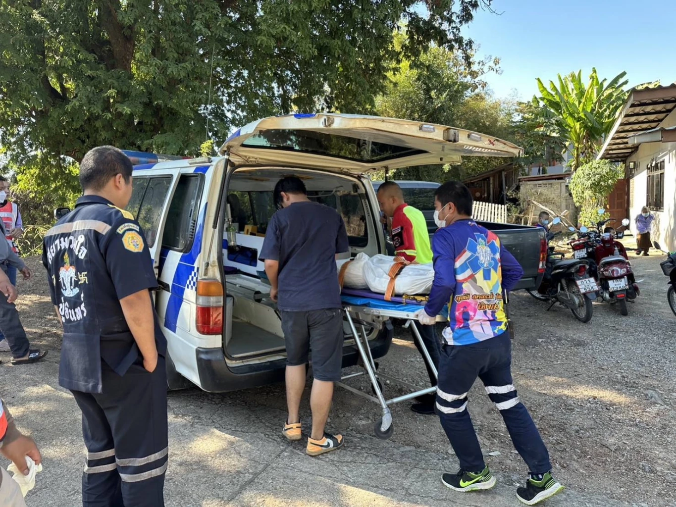 สลดรับวันเด็ก! 5 วัยรุ่นชวนกันไปเล่นน้ำฝาย เพื่อนจมน้ำดับหน้าต่อตา