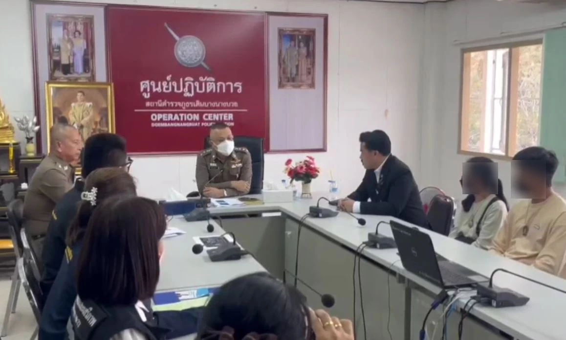 "กัน จอมพลัง" พาแม่เด็ก 14 ปี ขึ้นโรงพัก เร่งรัดคดีลูกชายถูกอริแทงในโรงเรียน