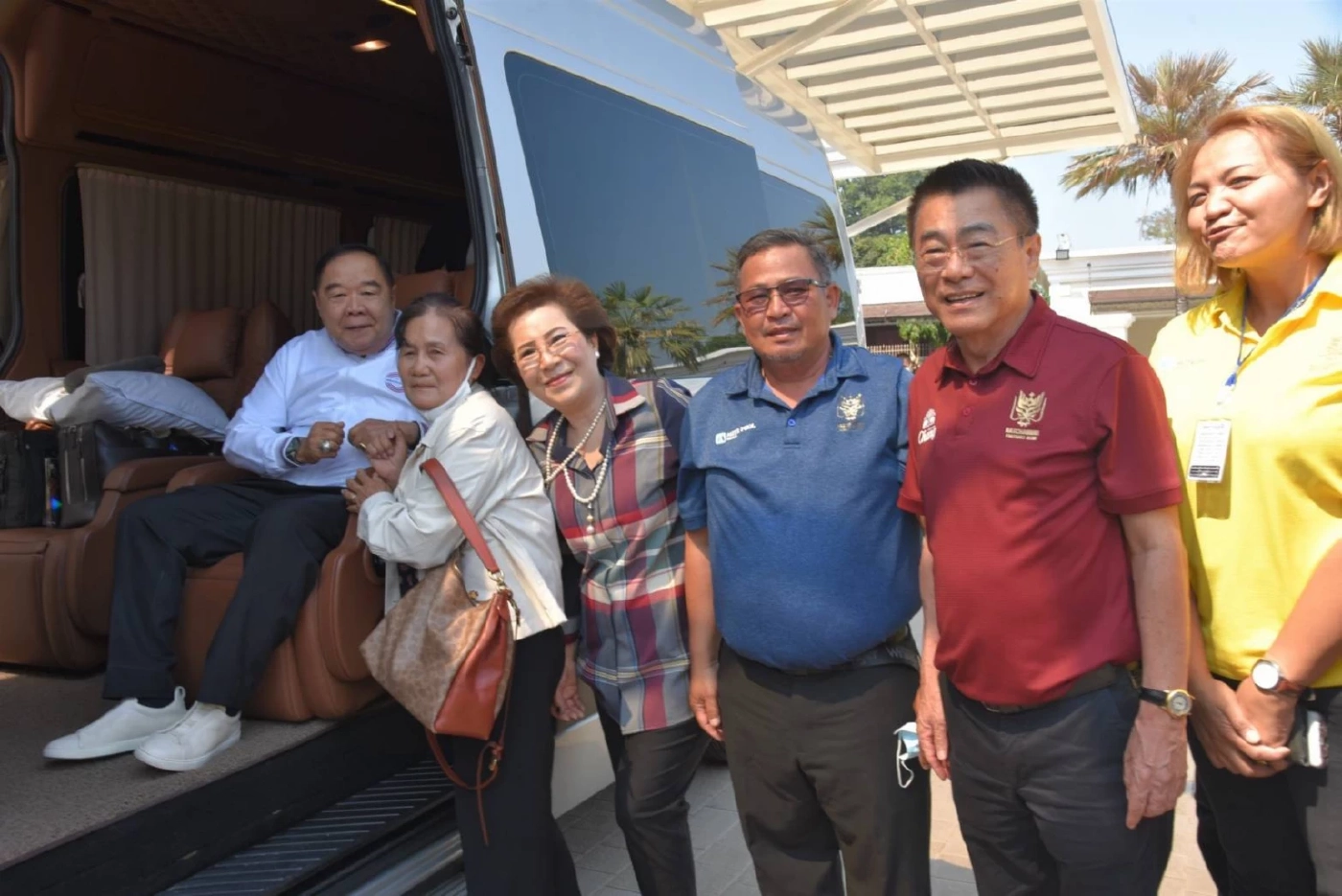 "บิ๊กป้อม" ลาประชุม ครม. ไปราชบุรี นัด ส.ส.ราชบุรีทั้ง 5 เขต กินข้าวชื่นมื่น