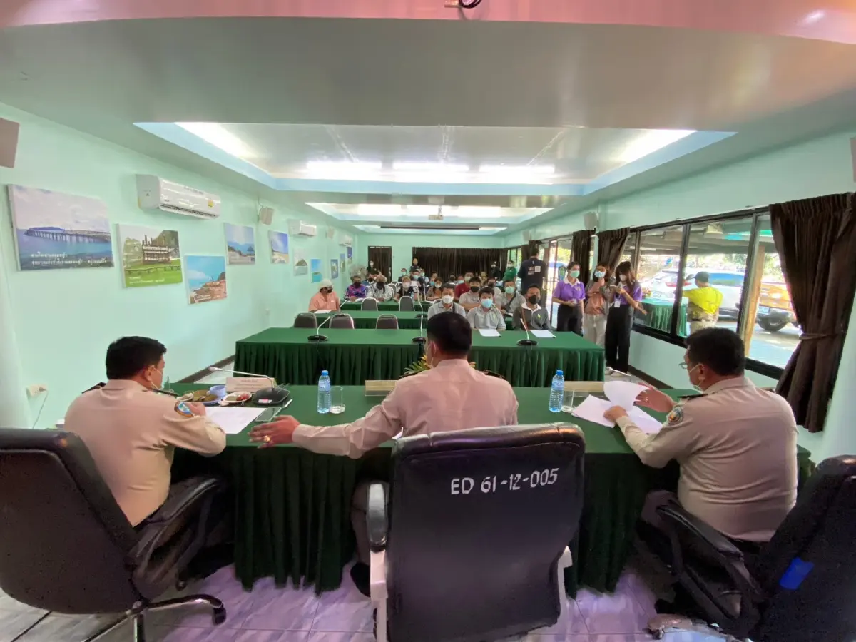 อุทยานฯ เรียกผู้ประกอบประชุม แจงระเบียบเก็บเงินบนเกาะเสม็ด