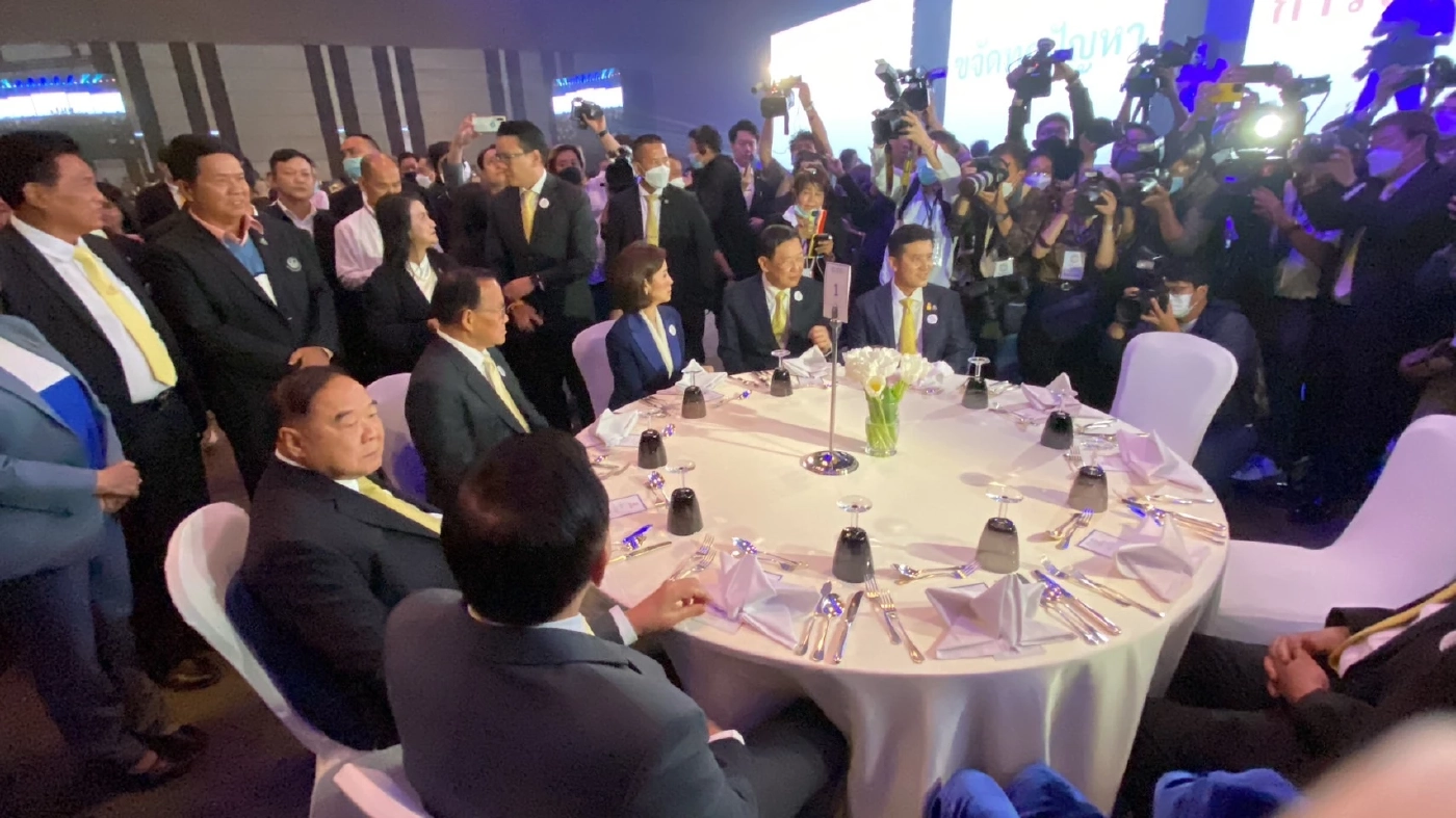 พปชร.จัดงานระดมทุนคึกคัก "บิ๊กป้อม" ประกาศพร้อมเป็นนายกฯ คนต่อไป