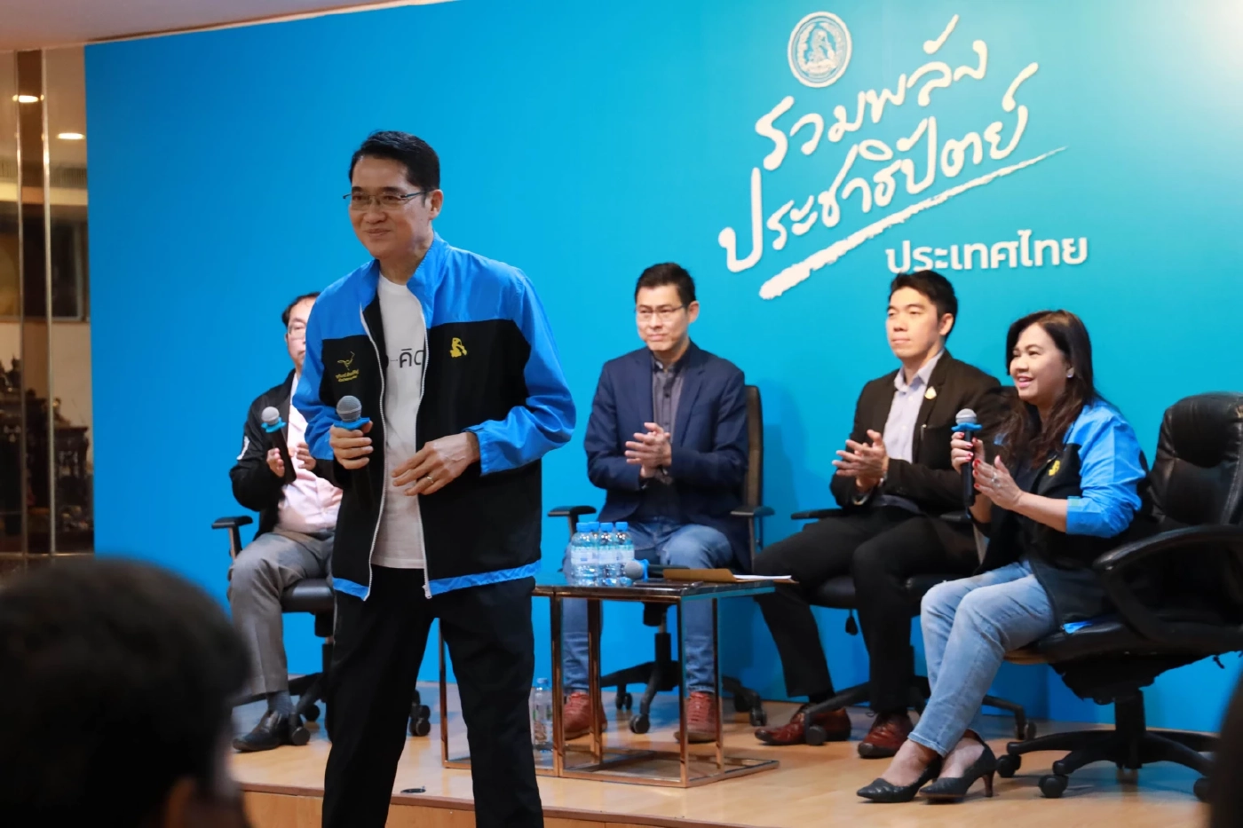 องอาจ คล้ามไพบูลย์ รองหัวหน้าพรรคประชาธิปัตย์ และประธานคณะกรรมการยุทธศาสตร์ กทม.