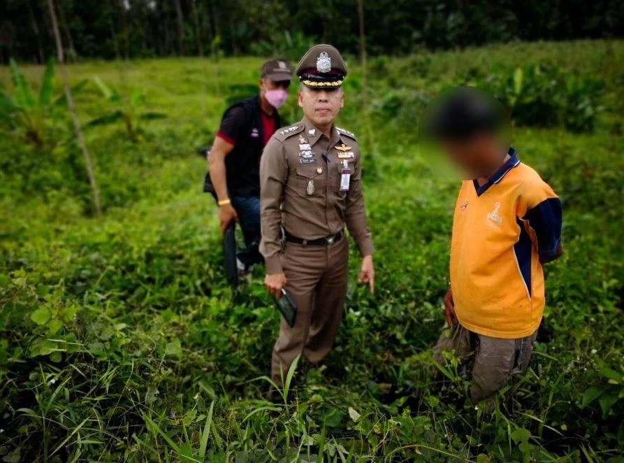 อ้างแค้นขโมยแตงกวาไปขาย เตือนไม่ฟัง ซุ่มยิง-ฟันซ้ำ เจ้าของสวนยางดับ