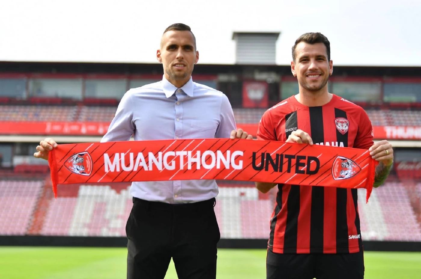 "เมืองทอง" เปิดตัว 6 นักเตะใหม่สู้ศึกไทยลีกเลก 2 อย่างเป็นทางการ