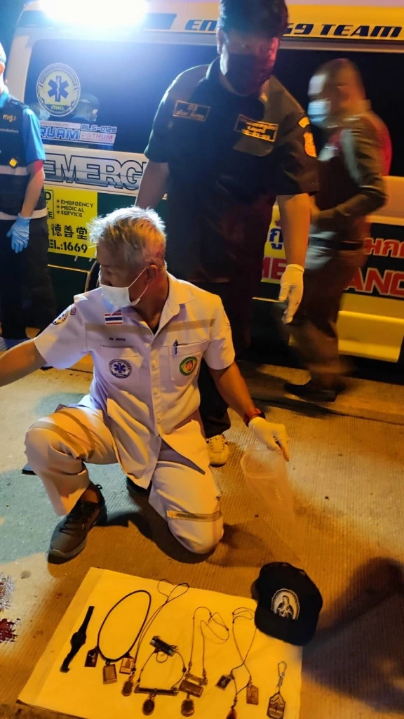 หนุ่ม 18 ปีคล้องพระเต็มคอถูกยิงเสียชีวิต ปลอกกระสุนเกลื่อนถนน