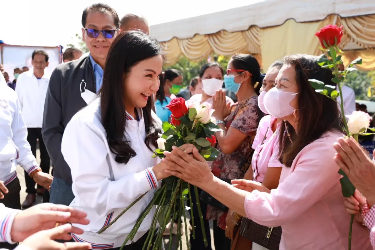 คนใต้ต้อนรับอบอุ่น "ดร.นฤมล" ลุยพื้นที่ทุ่งสง เปิดตัวส.ส. อ้อนขอคะแนนเสียง