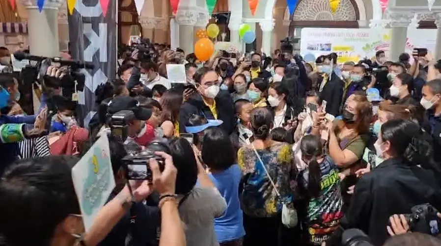 ทำเนียบฯสุดคึกคัก "นายกฯ" ปลื้ม เปิดงานฉลอง"งานวันเด็ก"