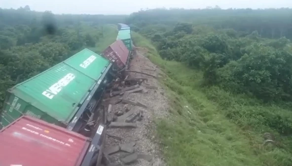 ผบ.ตร.บินด่วนลงใต้ ตามผลจับ 2 มือบอมบ์ แฟลต ตร.นราธิวาส - บึ้มรางรถไฟสงขลา