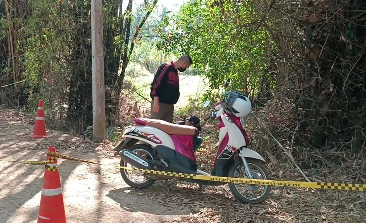 พ่อค้าซาลาเปา ยิง อสม.หมู่บ้านเจ็บสาหัส ก่อนยิงตัวดับหนีความผิด