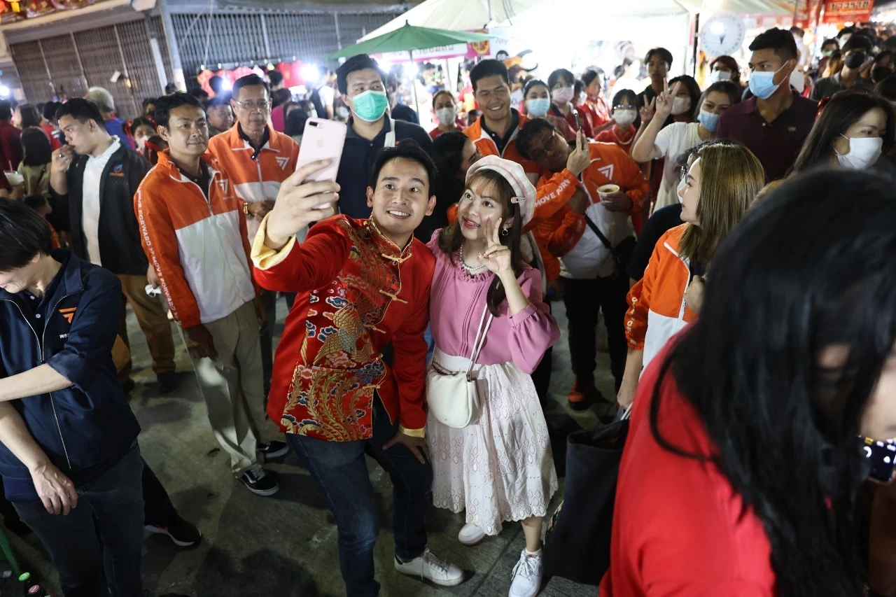 \"ก้าวไกล\" บุกนครสวรรค์ เปิดตัว 6 ว่าที่ผู้สมัคร ส.ส. ชูนโยบายสู้ศึกเลือกตั้ง