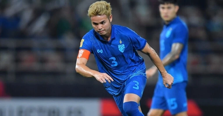 ส่องประวัติ "ธีราทร บุญมาทัน" ฮีโร่ช้างศึกคว้าแชมป์อาเซียนคัพ 2022