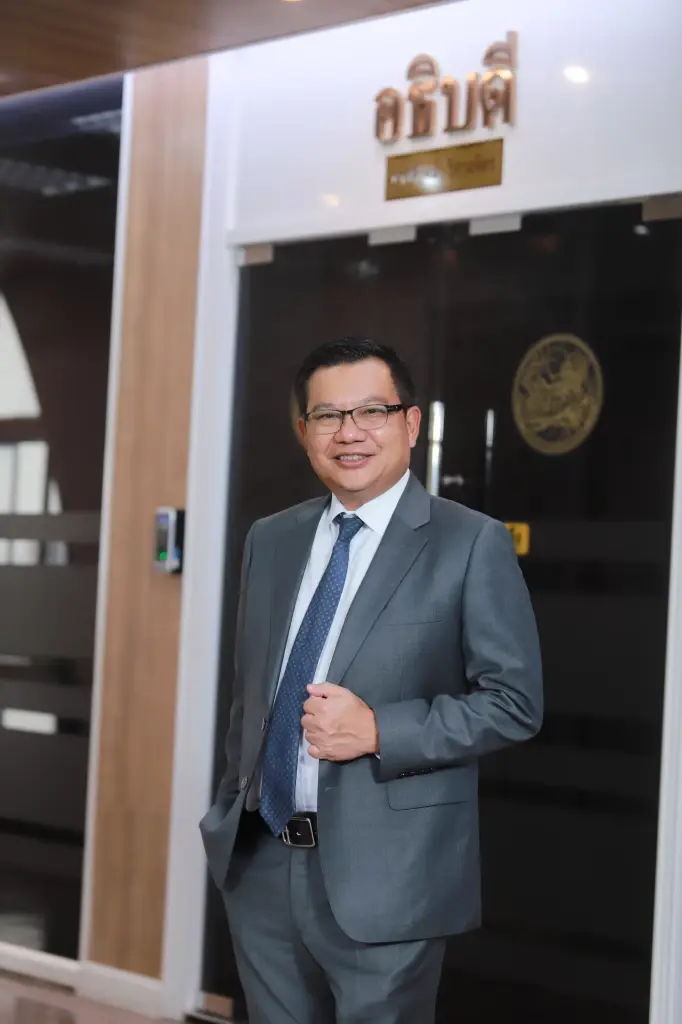 นายจิรุตม์ วิศาลจิตร อธิบดีกรมการขนส่งทางบก