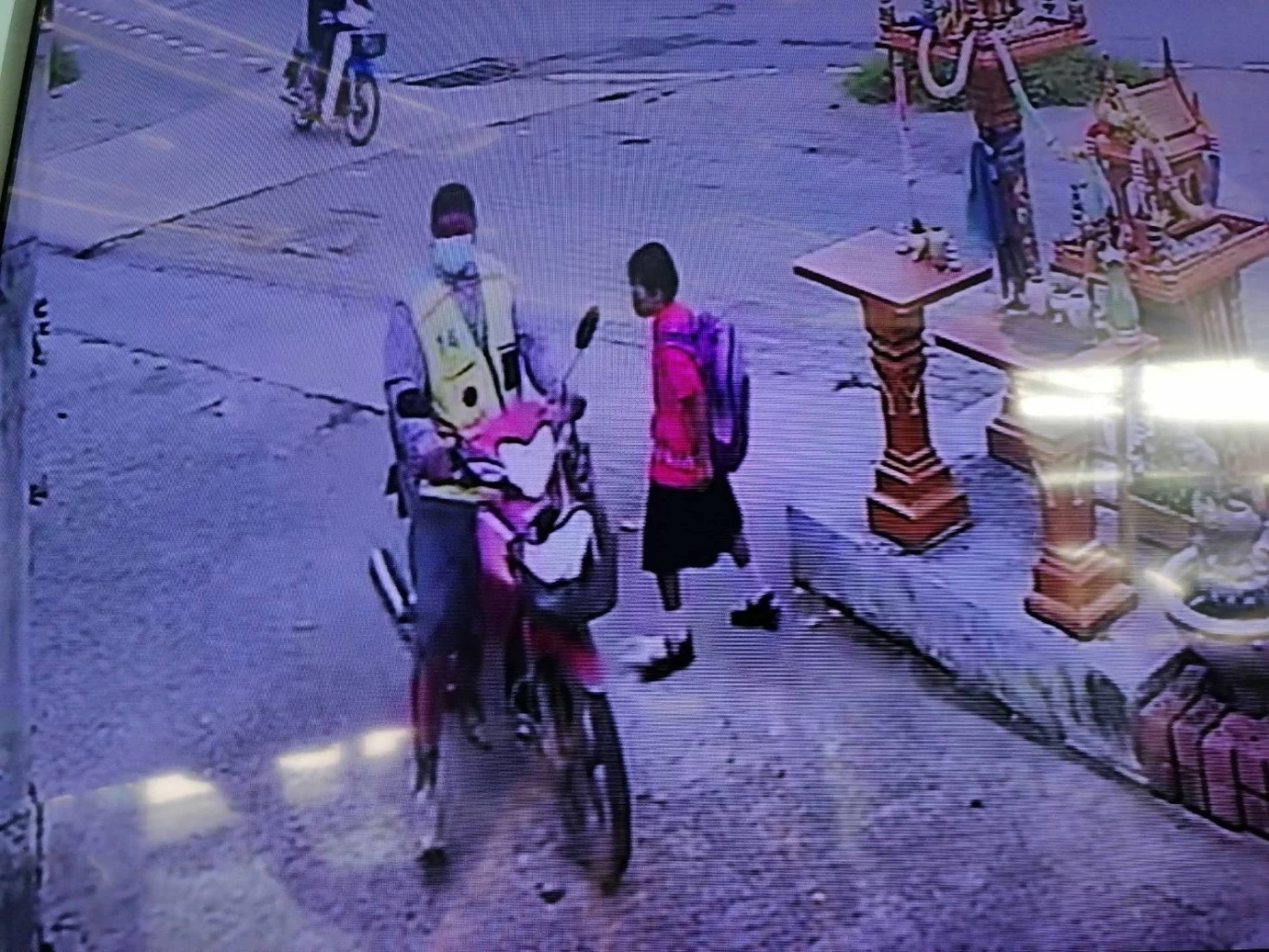 วงจรปิดจับภาพ วิน จยย. ที่ก่อเหตุและ ด.ญ.ผู้เสียหาย