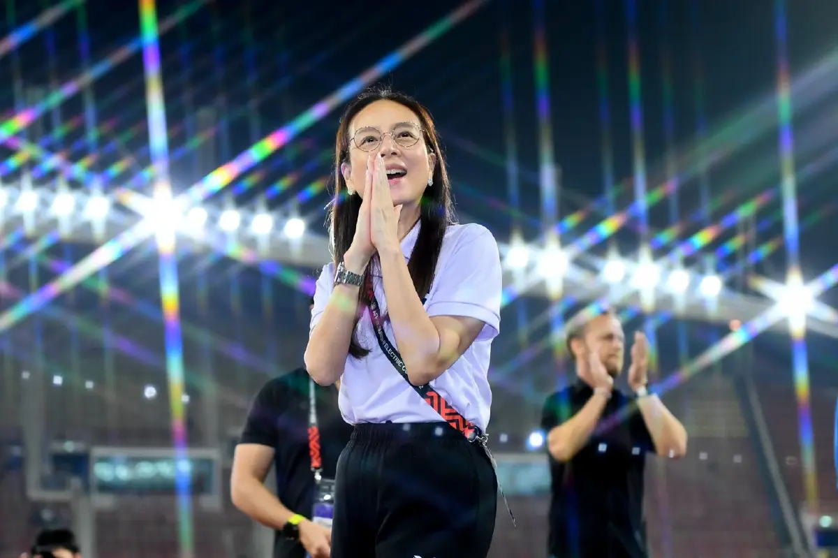 "ช้างศึก" รับ 5 ล้าน!  "มาดามแป้ง" พอใจจบแชมป์กลุ่ม-ชมกัมพูชาพัฒนาการเยี่ยม