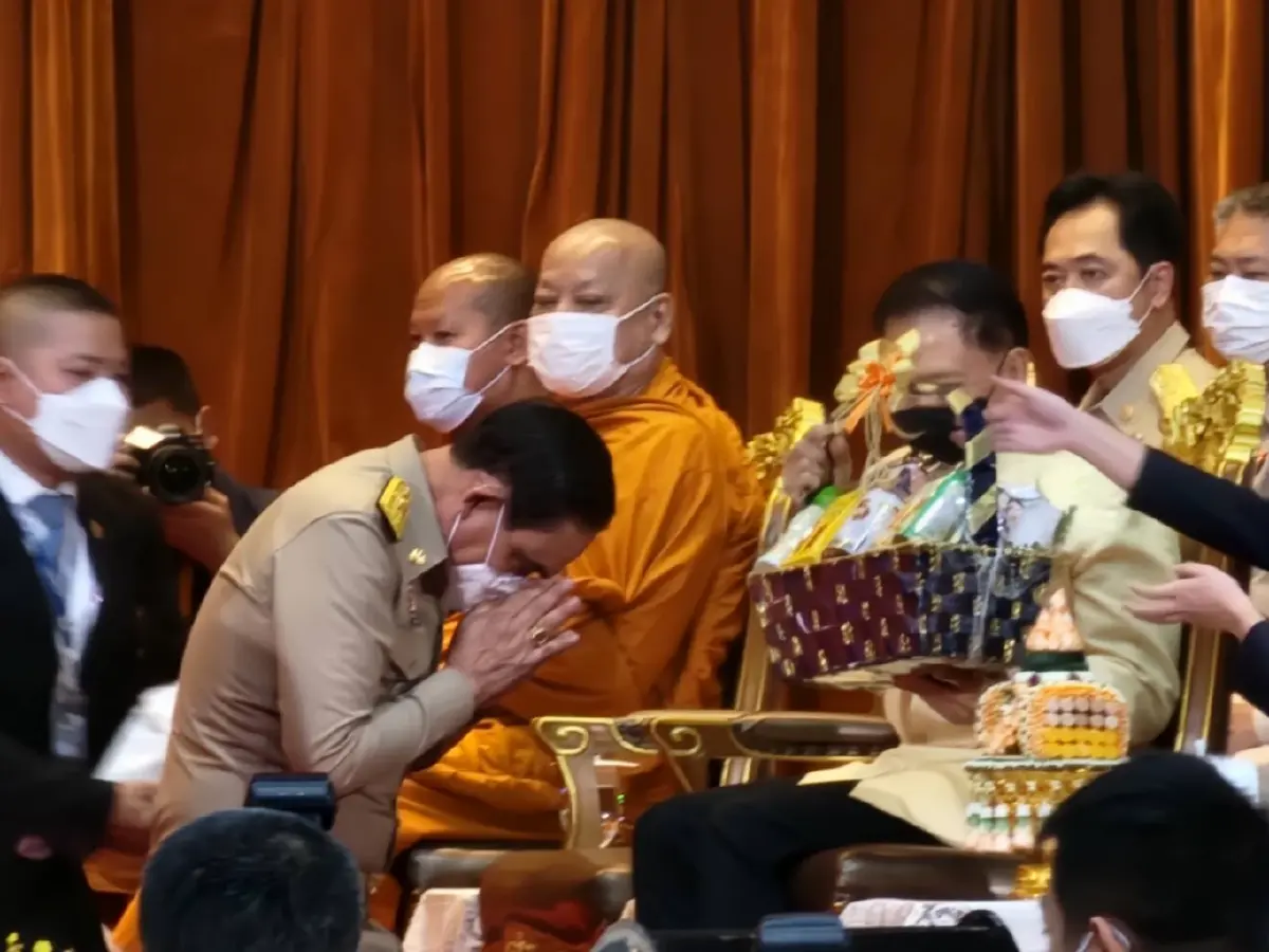 “นายกฯ” ขอครูสอนเด็กเรียนรู้ประวัติศาสตร์ ไม่ต้องขัดแย้ง