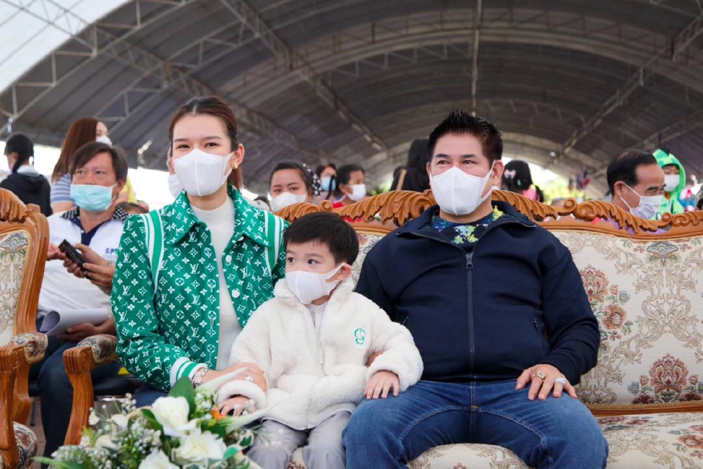 ชื่นมื่น! “ธรรมนัส” นำบุตรชายพร้อมภรรยา ร่วมงาน “วันเด็กแห่งชาติ” จ.พะเยา