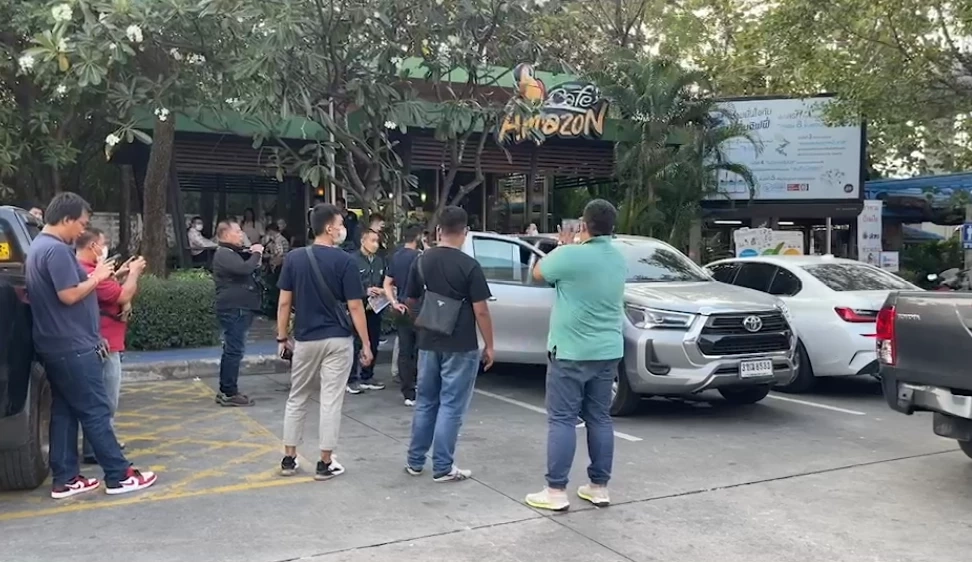 งามหน้า ตร.ซ้อนแผนจับ จนท.สรรพสามิต รีดเงินร้านขายมือถือ 3 แสน (มีคลิป)