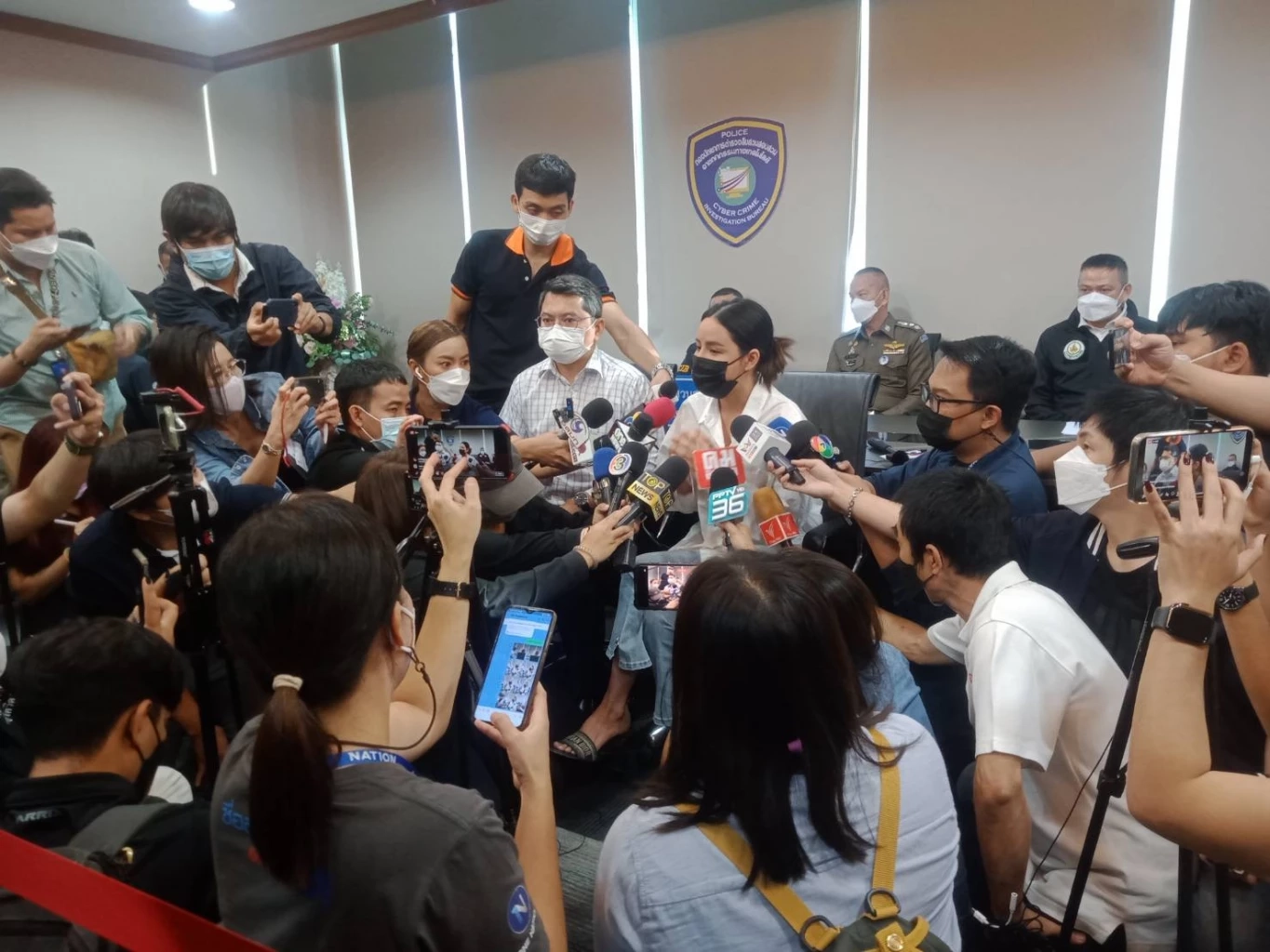  “เม พรีมายา” เข้ามอบตัวตำรวจไซเบอร์