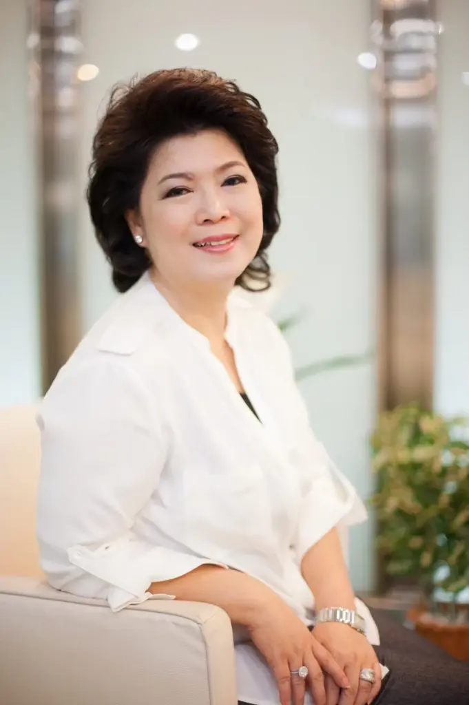นางพวรรณ์ นววัฒนทรัพย์ ประธานเจ้าหน้าที่บริหาร บริษัท YLG
