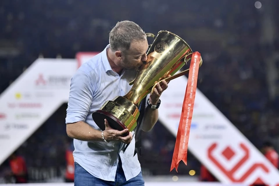 ประมวลภาพความสำเร็จ "ทีมชาติไทย" คว้าแชมป์อาเซียน "อุ้ม" MVP "มุ้ย" ดาวซัลโว