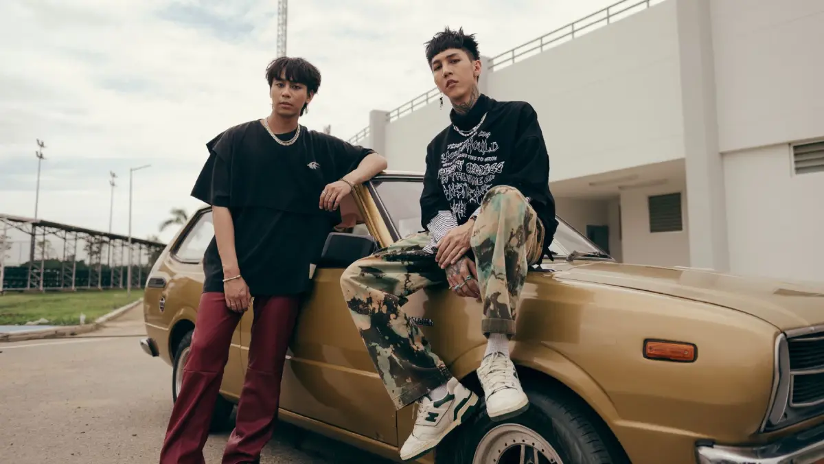 หัวหน้าแก๊งฟันน้ำนม “PAPER PLANES”  ปังไม่ไหวติด 1 ใน 10 วิดีโอยอดนิยม YOUTUBE