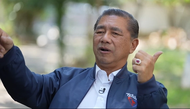 วีระกร  คำประกอบ อดีตสมาชิกสภาผู้แทนราษฎรนครสวรรค์ 8 สมัย