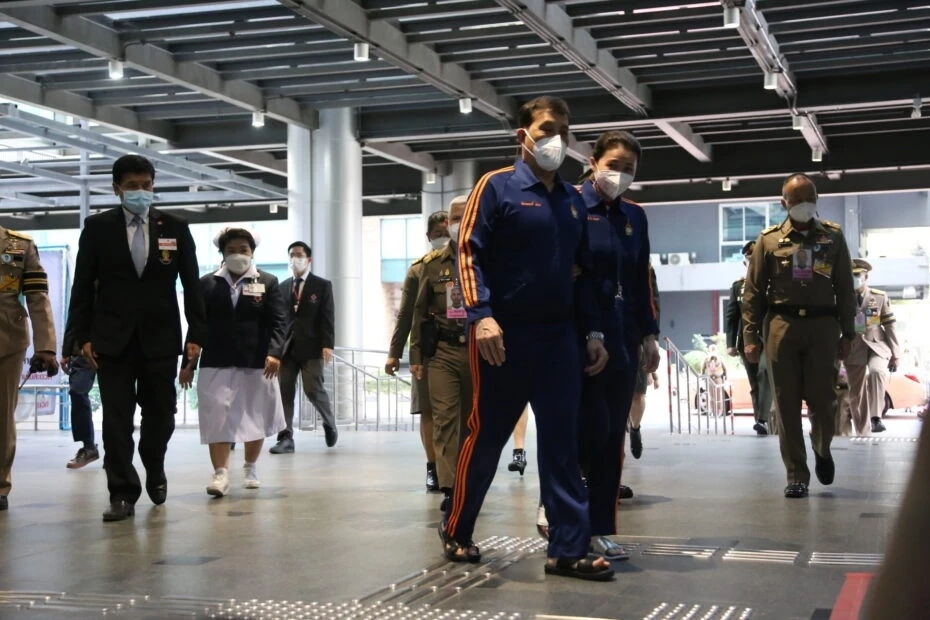 ‘ในหลวง-พระราชินี’ เสด็จฯเป็นการส่วนพระองค์ เยี่ยมพระอาการประชวร ‘เจ้าฟ้าพัชรกิติยาภาฯ’