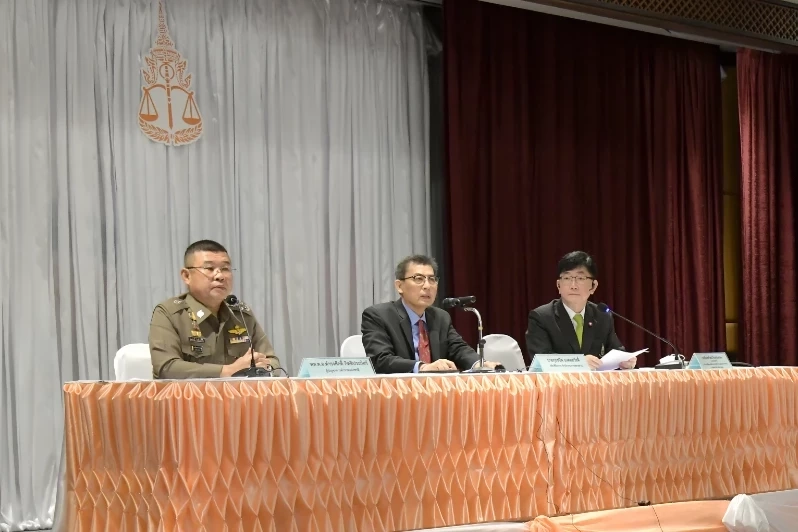 การแถลงคดี "ตู้ห่าว" ของ ตร. และอัยการสูงสุด