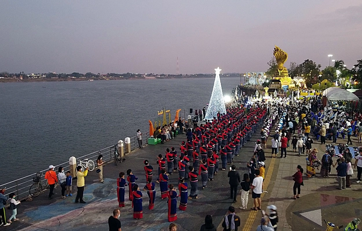 “โตโน่” รำบวงสรวงพญานาค ก่อนอุปสมบท 9 ม.ค. นี้ "ไทย - ลาว" ร่วมสาธุบุญ