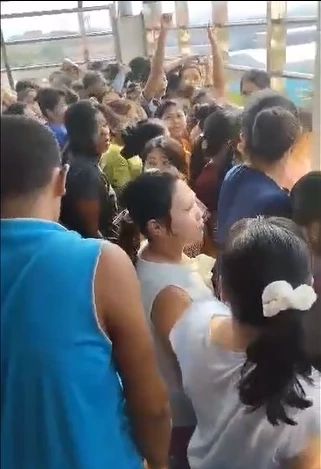 วุ่น! แรงพม่าเถื่อนประท้วง ตม.ส่งกลับประเทศ โวยโดนขังดองแม้คดีจบ (มีคลิป)