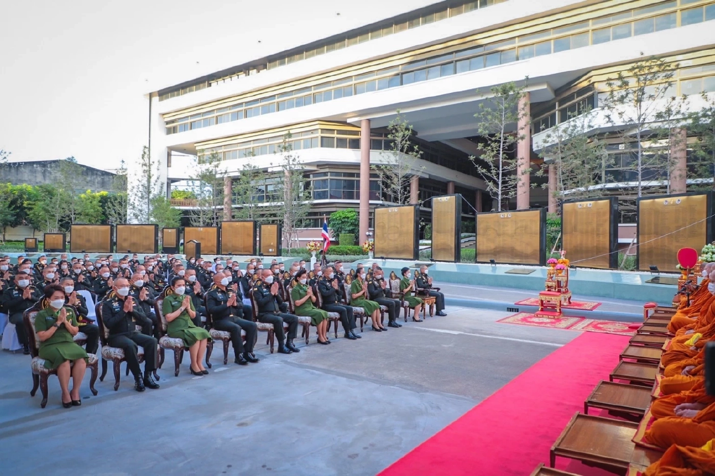 ผบ.ทบ. เปิด"กำแพงแห่งความระลึกถึง" อุทิศแก่กำลังพลที่สละชีพปกป้องอธิปไตย