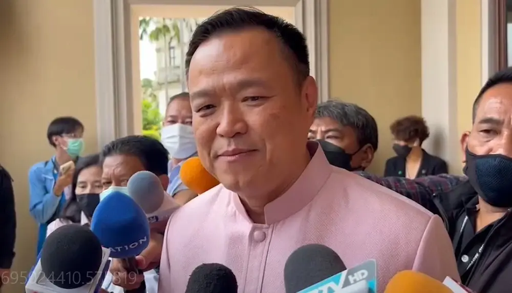 นายอนุทิน ชาญวีรกูล 