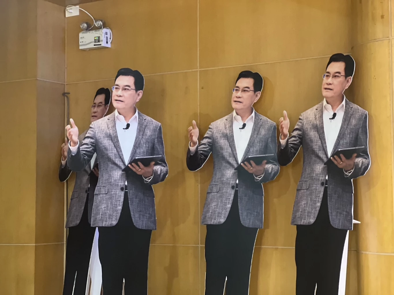 ปชป.เตรียมเปิดตัวว่าที่ผู้สมัคร ส.ส. ภาคอีสานกว่า 100 คน