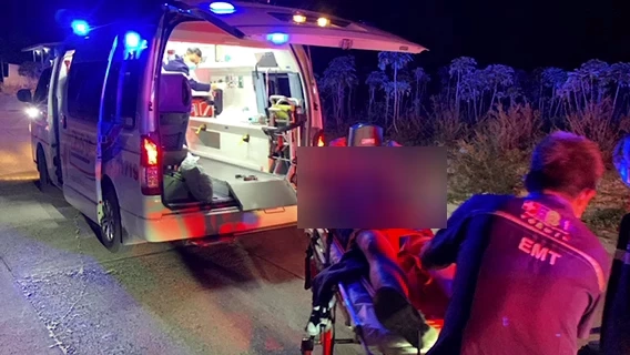 ตร.ไล่ล่าเด็กแว้นพัทยา ตามเบียดรถวิศวกรออสเตรเลีย เสียหลักชนเสาไฟฟ้าดับ